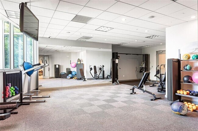 Building Photo - 3338 Peachtree Rd NE