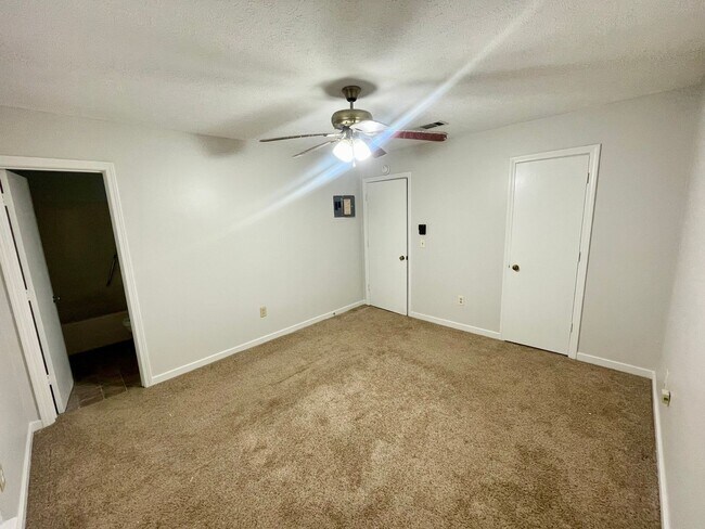 Building Photo - 176 Bellegrove Cir