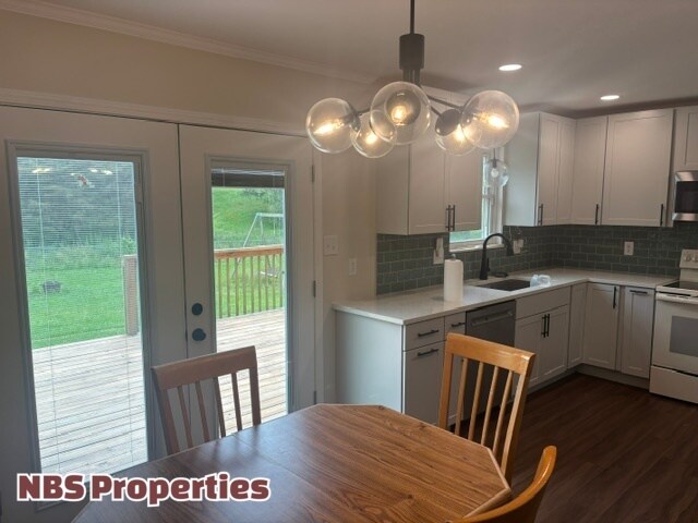 Building Photo - 7404 Foxglove Ln