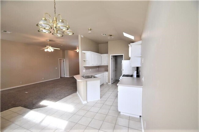 Building Photo - 412 McDonald Dr
