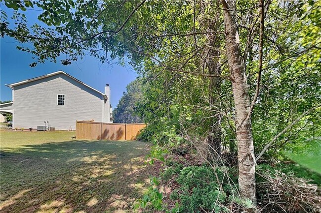 Building Photo - 2150 Beckenham Pl