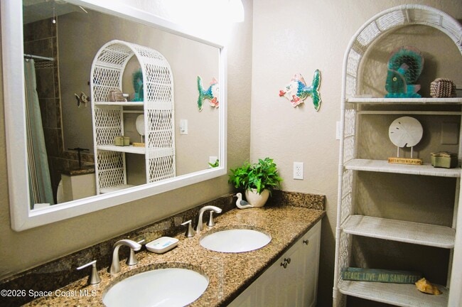 Building Photo - 5350 Ocean Beach Blvd