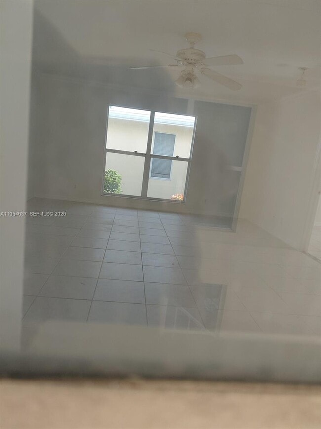 Building Photo - 731 Hummingbird Way