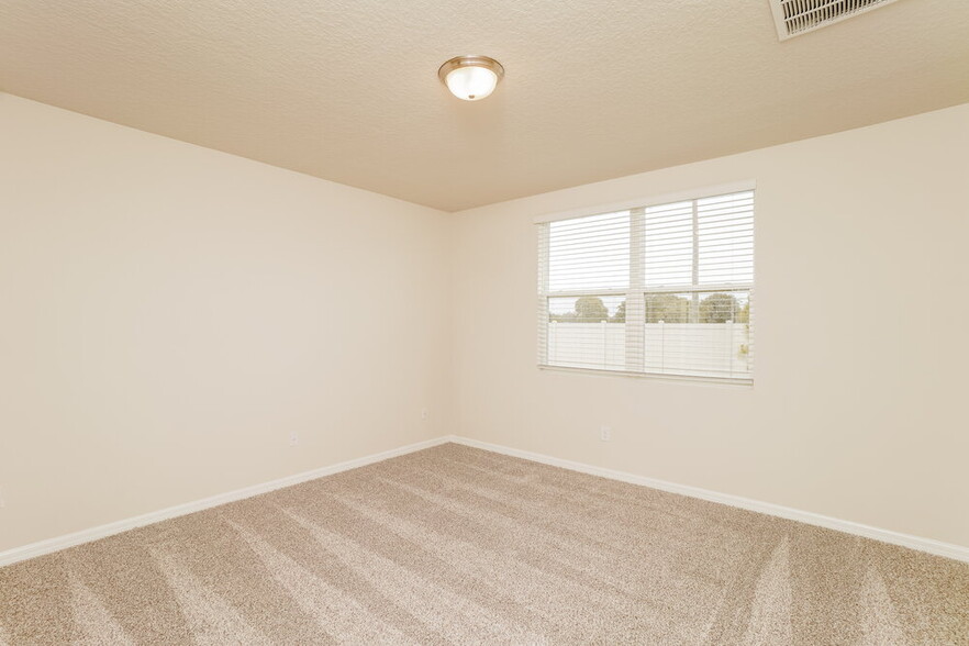 Building Photo - 39013 Harlow Rose Dr