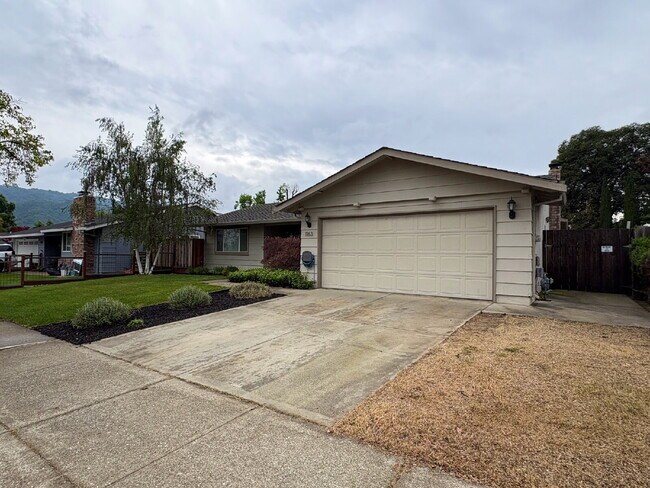 Building Photo - Spacious 3 Bedroom Gilroy Home with AC  & Attached Garage