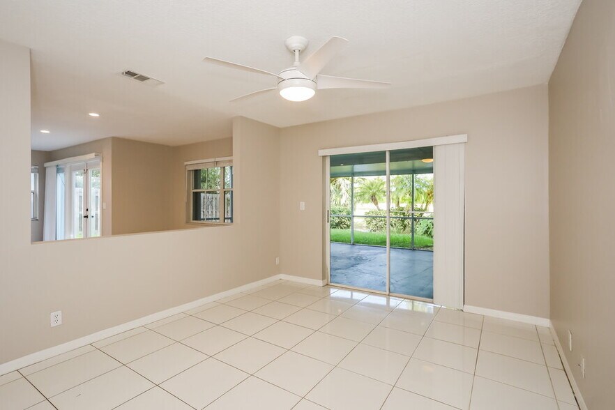 Building Photo - 4330 SW 82nd Way