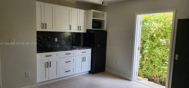 Building Photo - 6265 SW 31st St