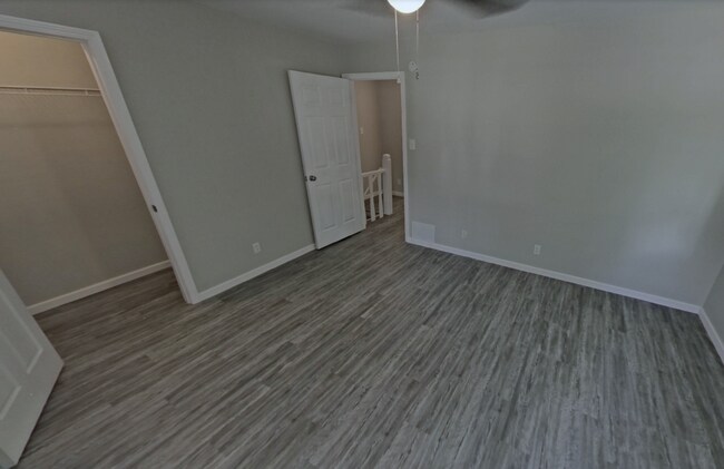 Building Photo - 726 Randle St