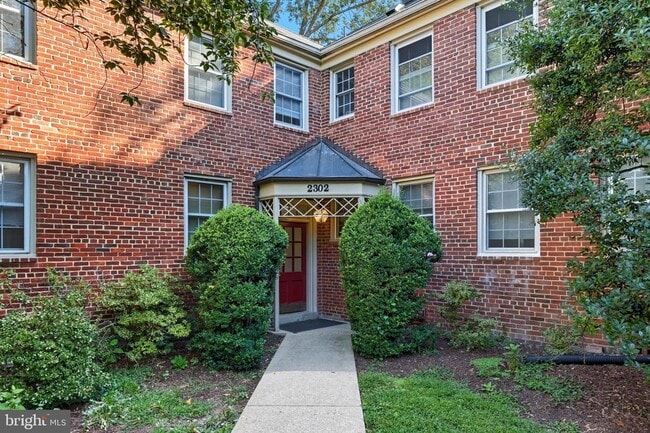 Building Photo - 2302 Colston Dr
