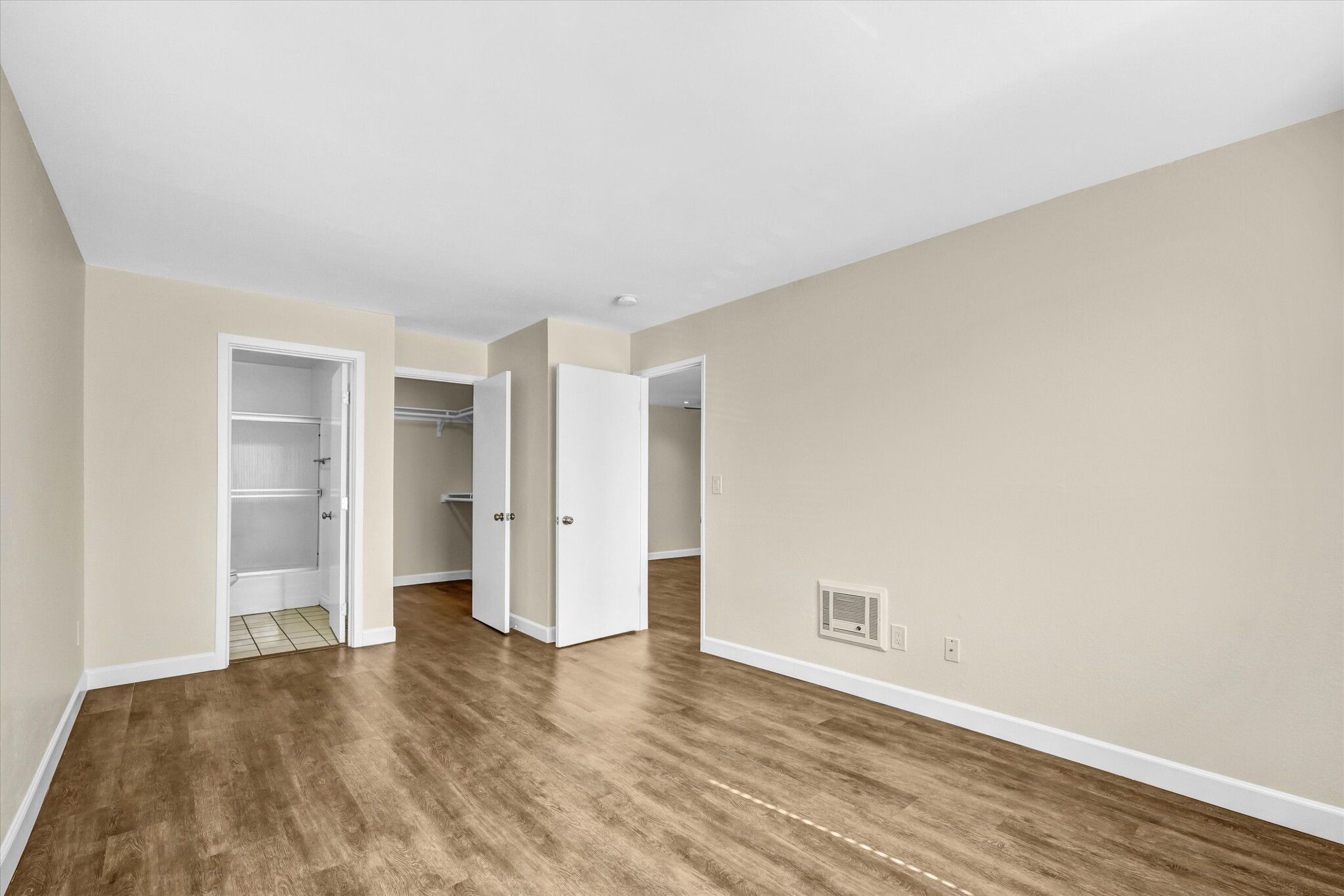 Building Photo - 18530 Hatteras St