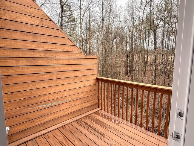 Building Photo - 229 Cothran Rd