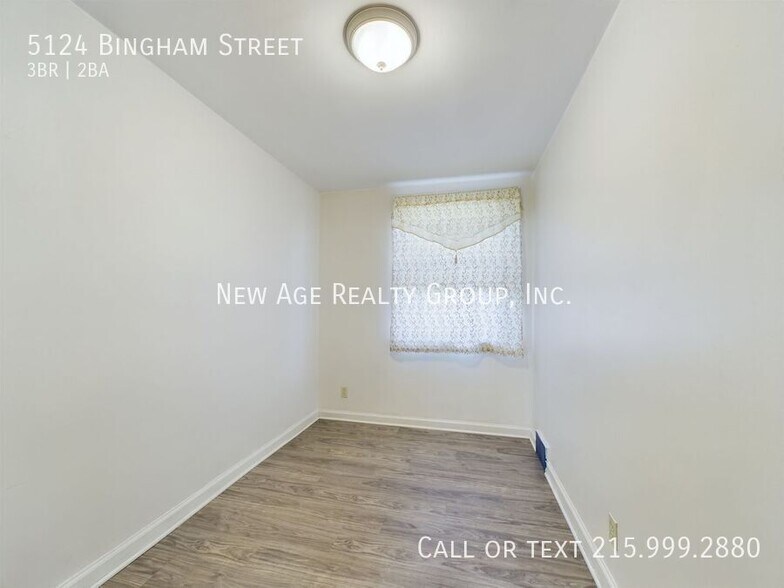 Building Photo - 5124 Bingham St