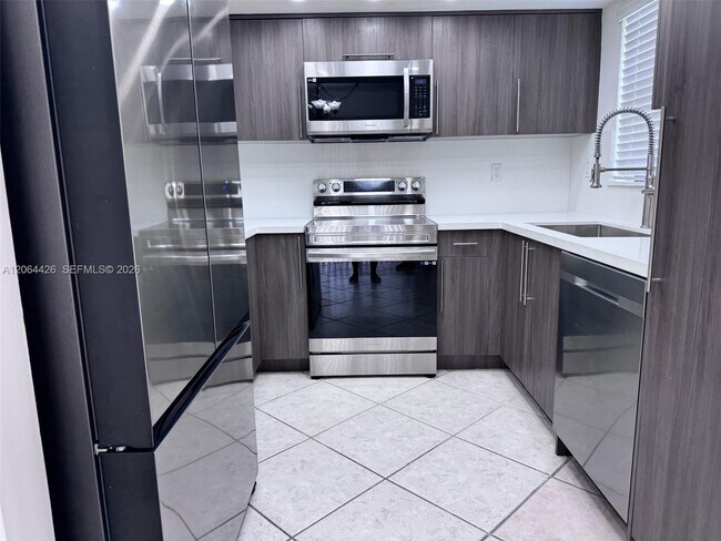 Building Photo - 9080 SW 125th Ave