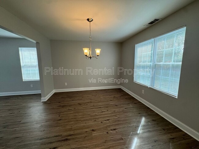 Building Photo - 2793 Oakvale Falls Dr