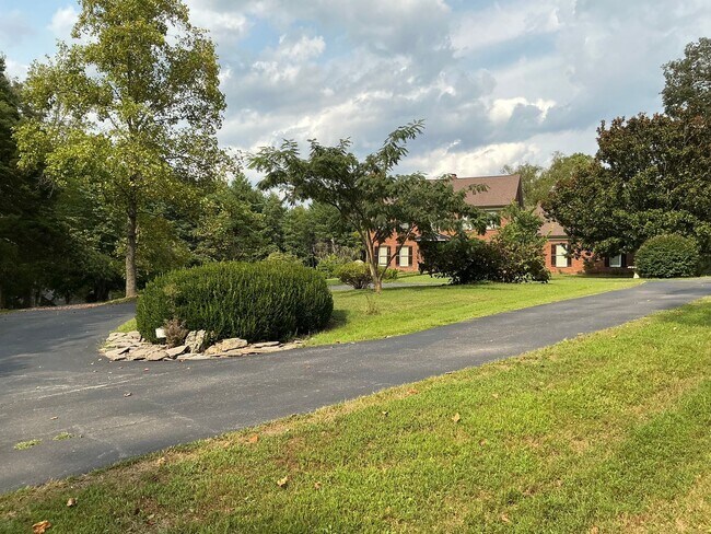 Building Photo - 735 Wiley Brown Rd