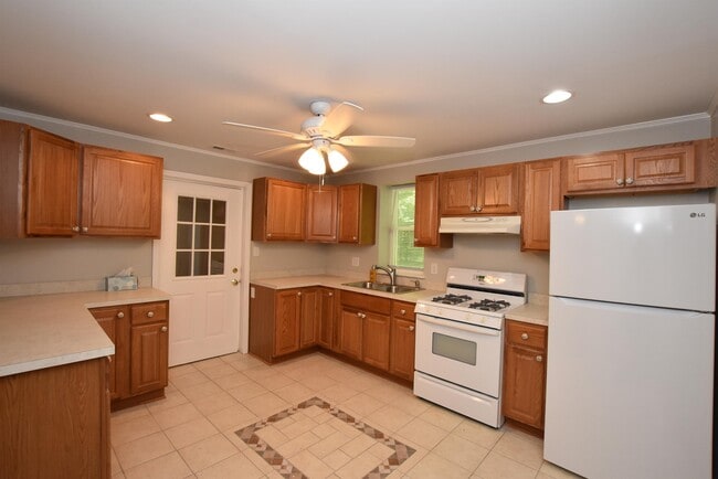 Building Photo - 217 Grove St