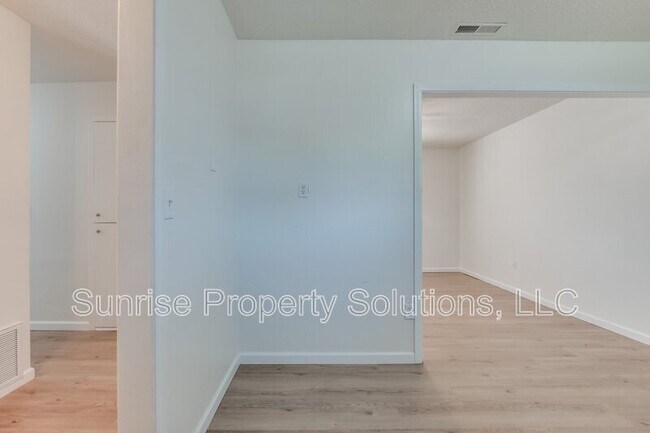 Building Photo - 636 SW 13th St