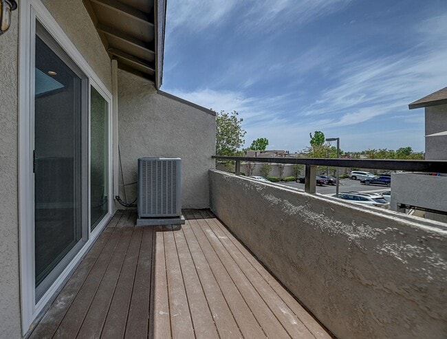 Building Photo - MUST SEE!!! BEAUTIFUL!!!  – Updated Upstai...