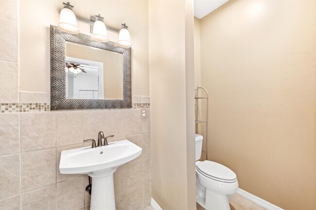 Building Photo - 5435 5th St