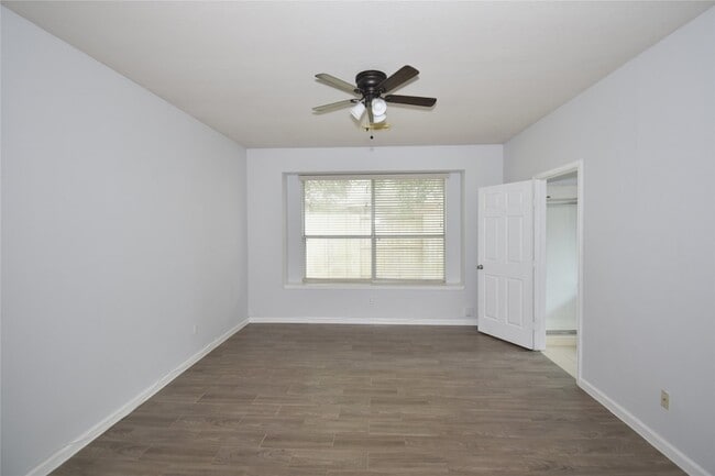 Building Photo - 20703 Whitevine Way