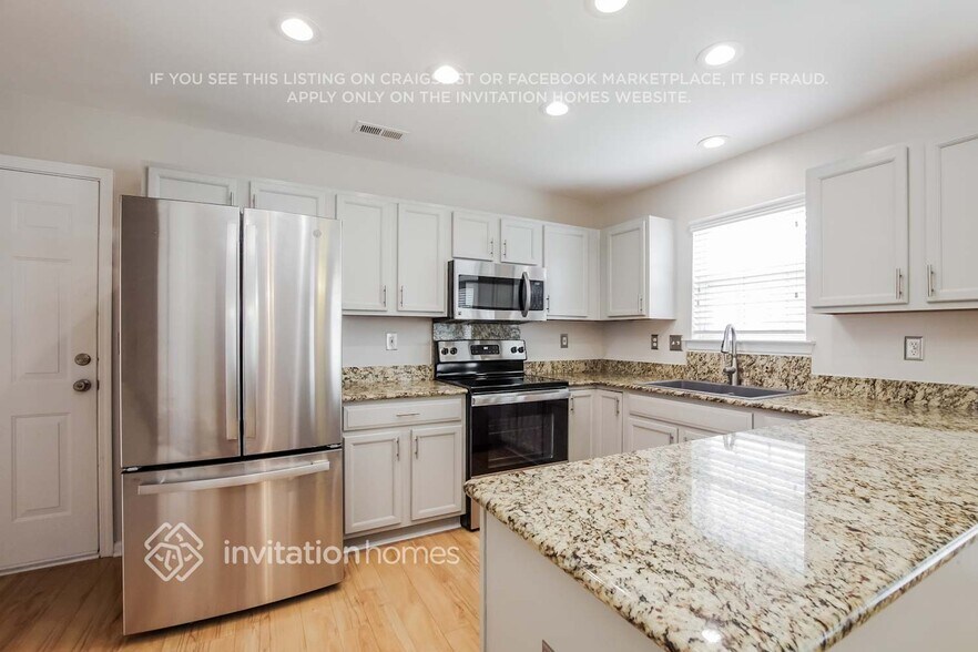 Building Photo - 10920 Harmony Glen Ct