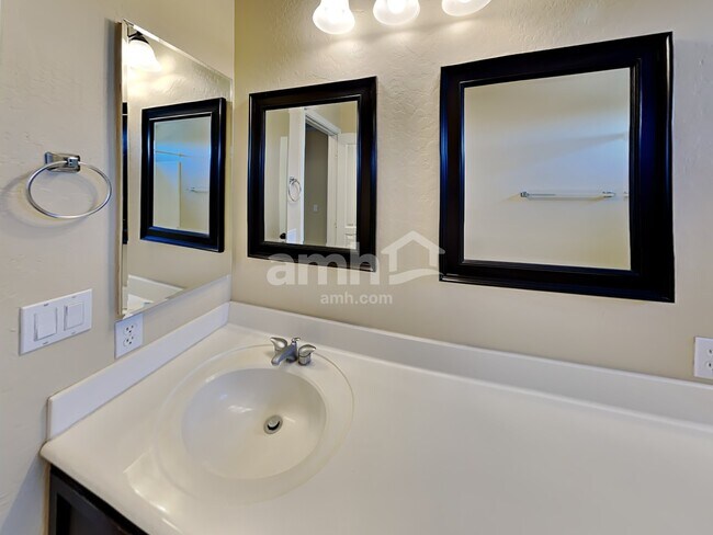 Building Photo - 19395 E Carriage Way