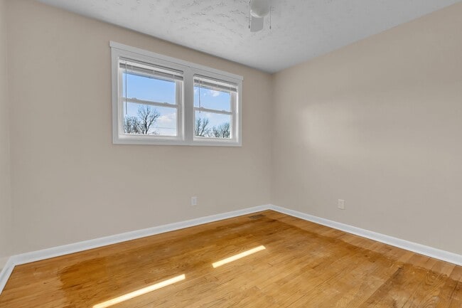 Building Photo - 306 Glancy St