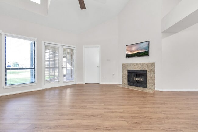 Building Photo - 4144 Greystone Way