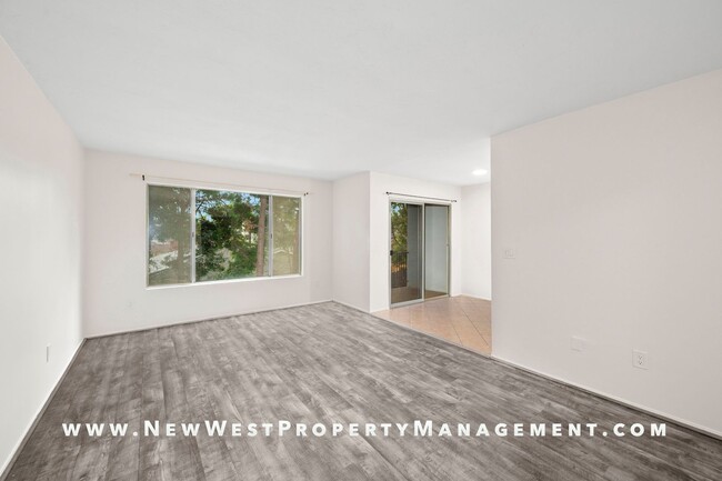 Building Photo - Renovated Pacific Beach 1 Bedroom at Pacif...