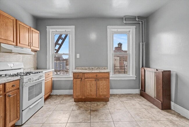 Building Photo - 250 S 5th Ave