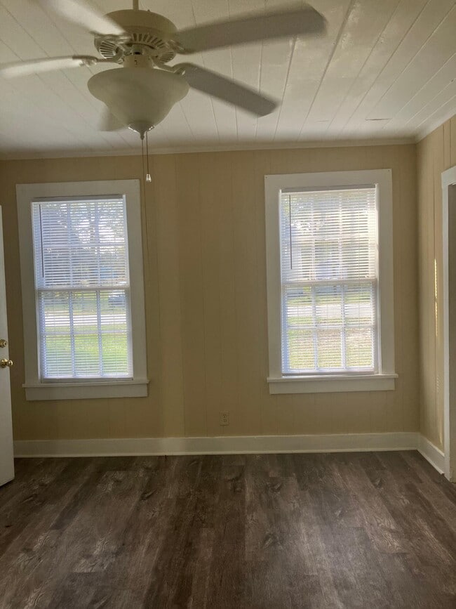 Building Photo - 1 Dunway Dr