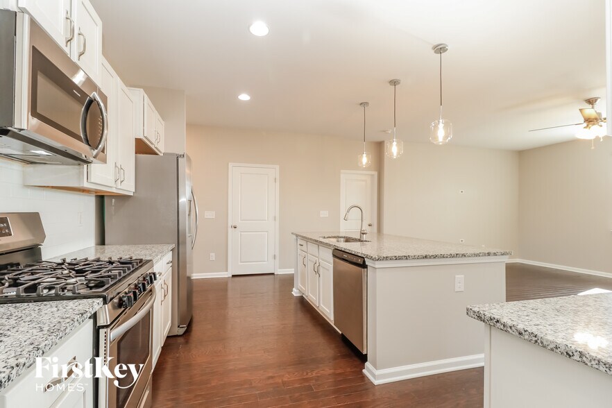 Building Photo - 315 Celestial Blvd