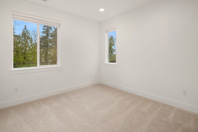 Building Photo - 7967 112th Ln SE