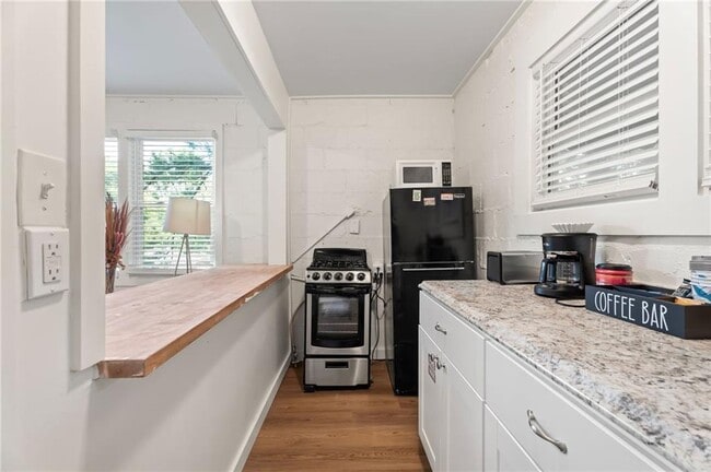 Building Photo - 255 Richardson Rd NW