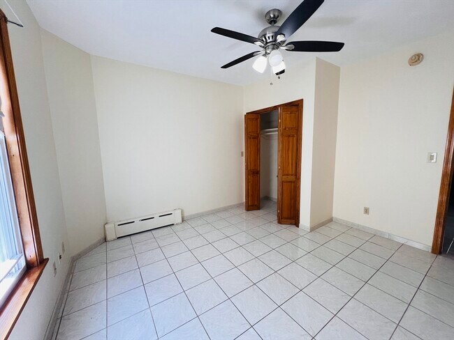 Building Photo - 34 Medford St