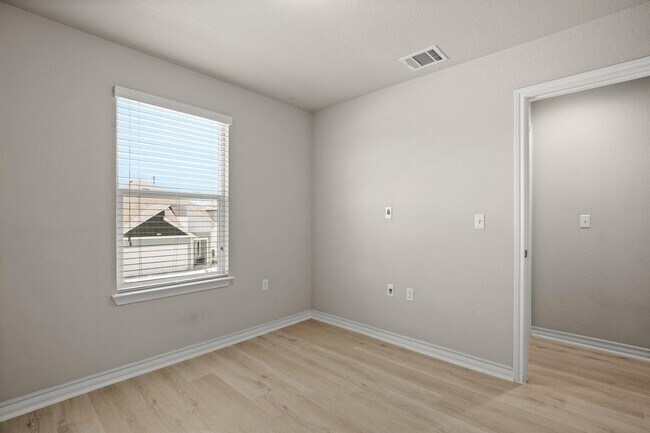 Building Photo - 11804 Clayton Creek Ave