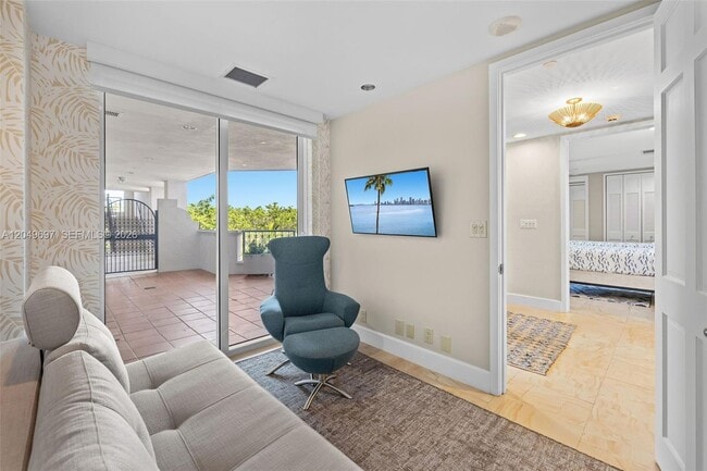 Building Photo - 5245 Fisher Island Dr