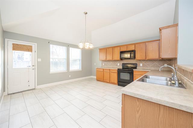 Building Photo - 3129 Kennedy Dr