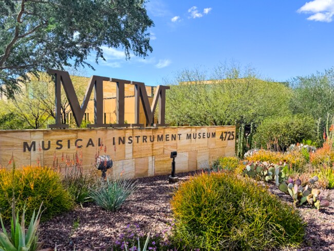 Building Photo - 2Bed/2Bath w/ Office-House at 40th St/Cactus-Garg!