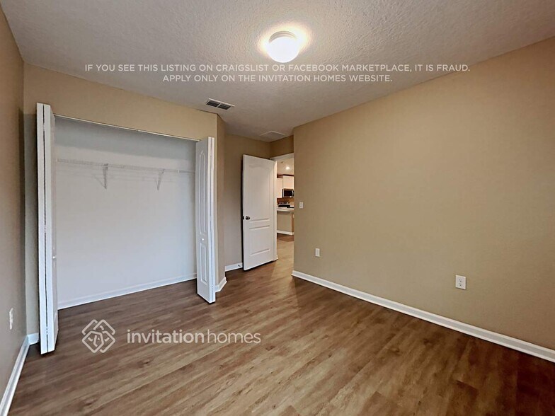 Building Photo - 2344 Oak Stream Dr