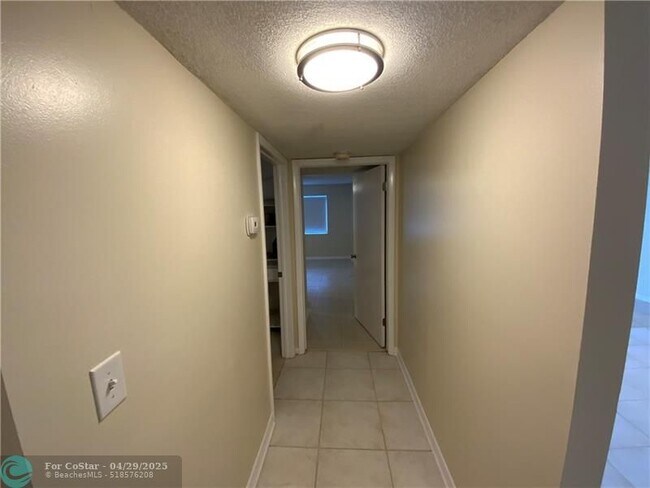 Building Photo - 8040 Hampton Blvd
