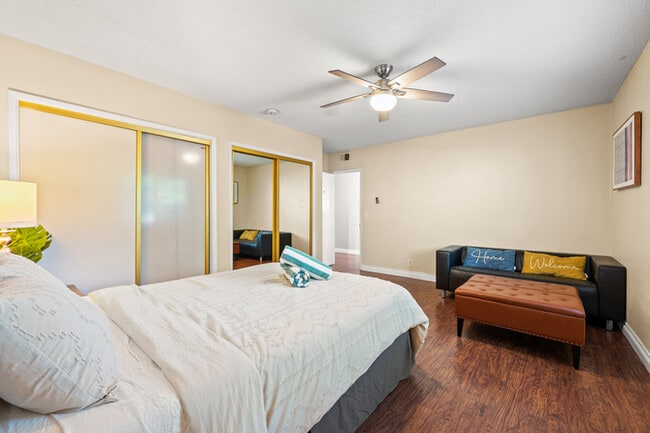 Building Photo - 1250 Stratford Ln