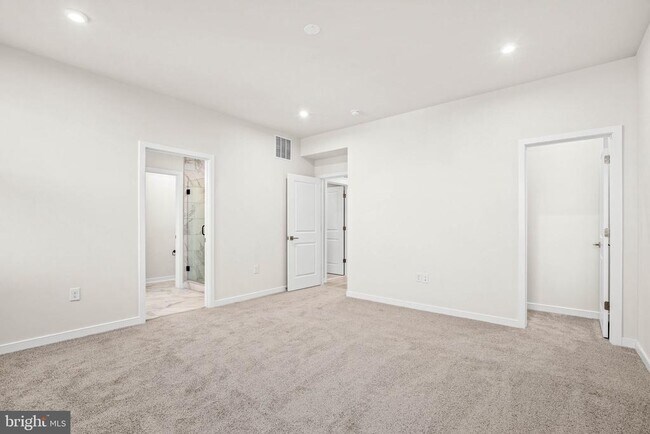 Building Photo - 6232 Folly Ln