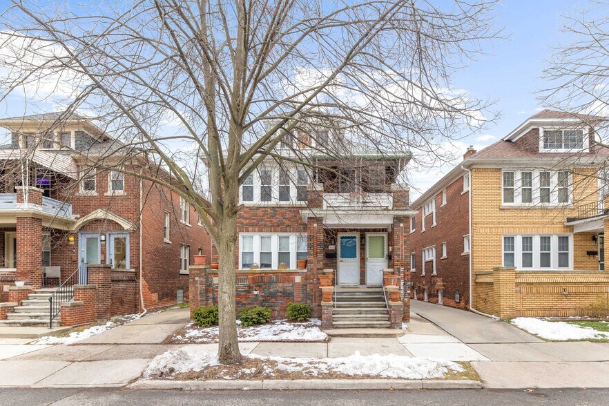 Building Photo - 966 Beaconsfield Ave