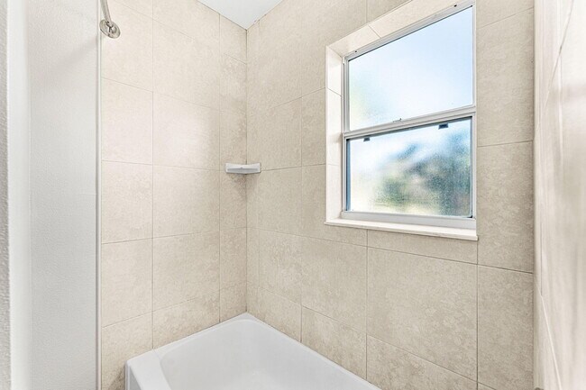 Building Photo - 406 N Neptune Dr