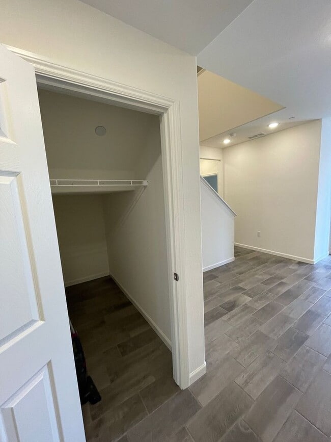 Building Photo - Spacious Modern Family Home in Prime Fresno Location!