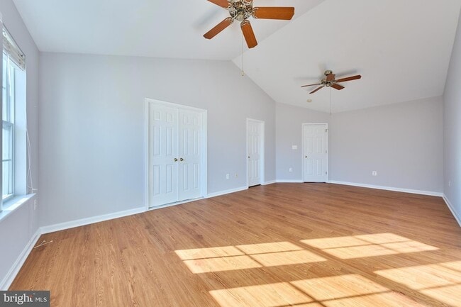 Building Photo - 685 Springhouse Square SE