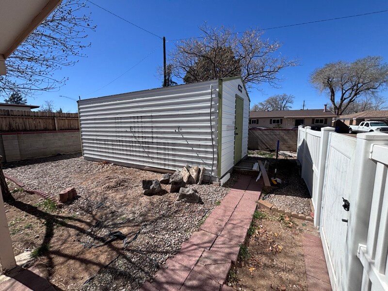 Building Photo - 9402 Claremont Ave NE