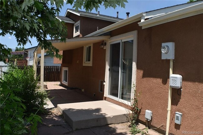 Building Photo - 4585 Gatewood Dr
