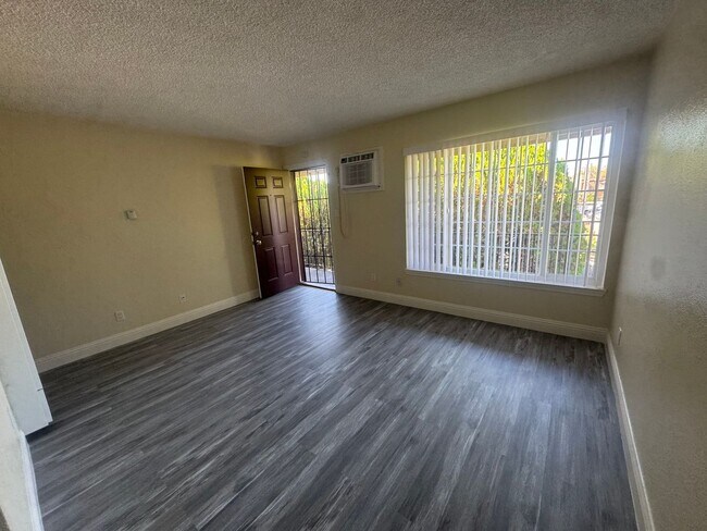 Building Photo - Welcome to SkyView Villa & Somerset Apartm...